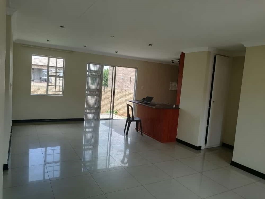 3 Bedroom Property for Sale in Halfway Gardens Gauteng