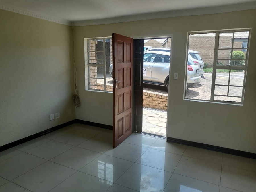 3 Bedroom Property for Sale in Halfway Gardens Gauteng