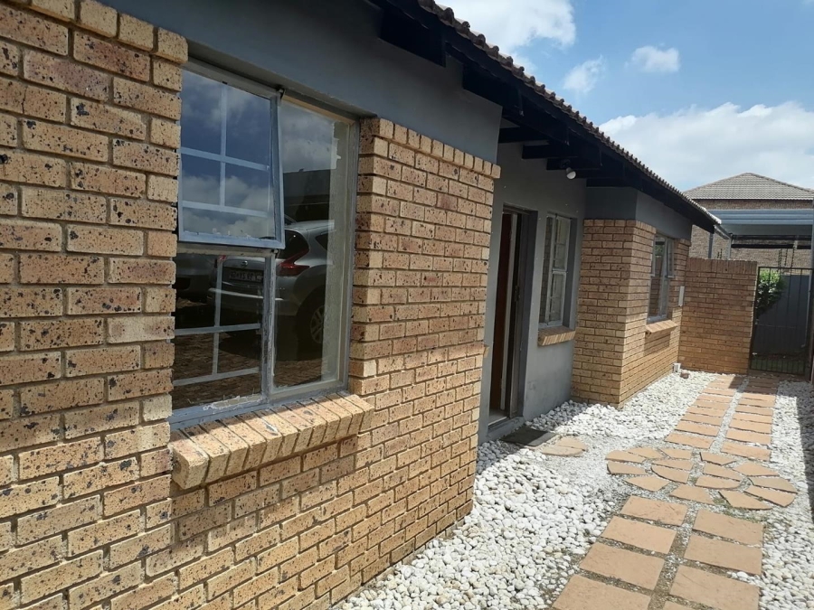 3 Bedroom Property for Sale in Halfway Gardens Gauteng