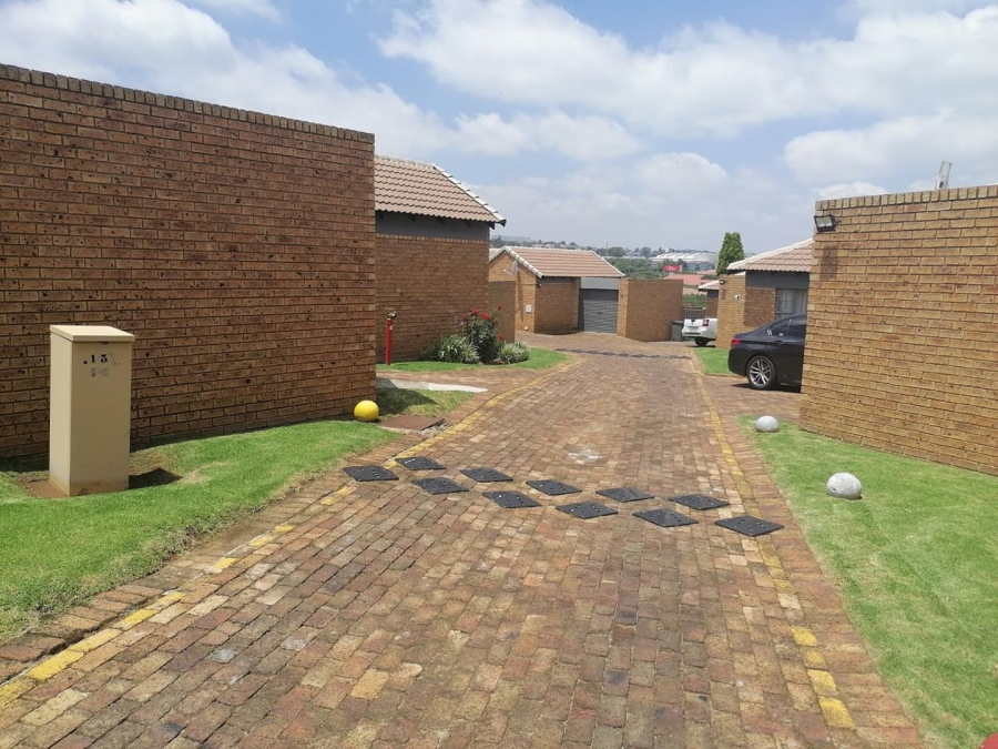 3 Bedroom Property for Sale in Halfway Gardens Gauteng