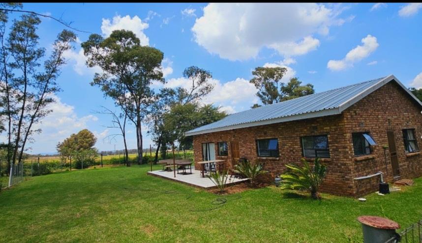 5 Bedroom Property for Sale in Walker Fruit Farms Gauteng
