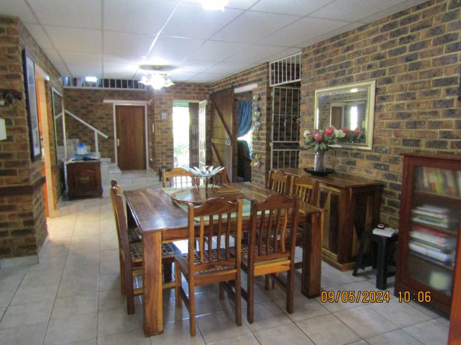 4 Bedroom Property for Sale in Vaaloewer Gauteng