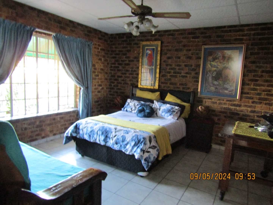 4 Bedroom Property for Sale in Vaaloewer Gauteng