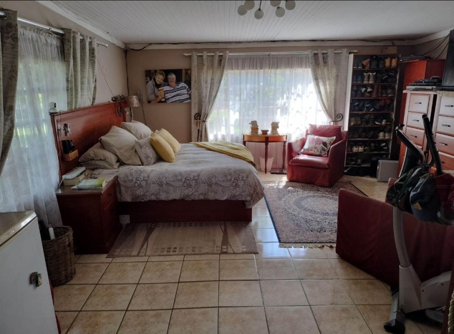 9 Bedroom Property for Sale in Raslouw A H Gauteng