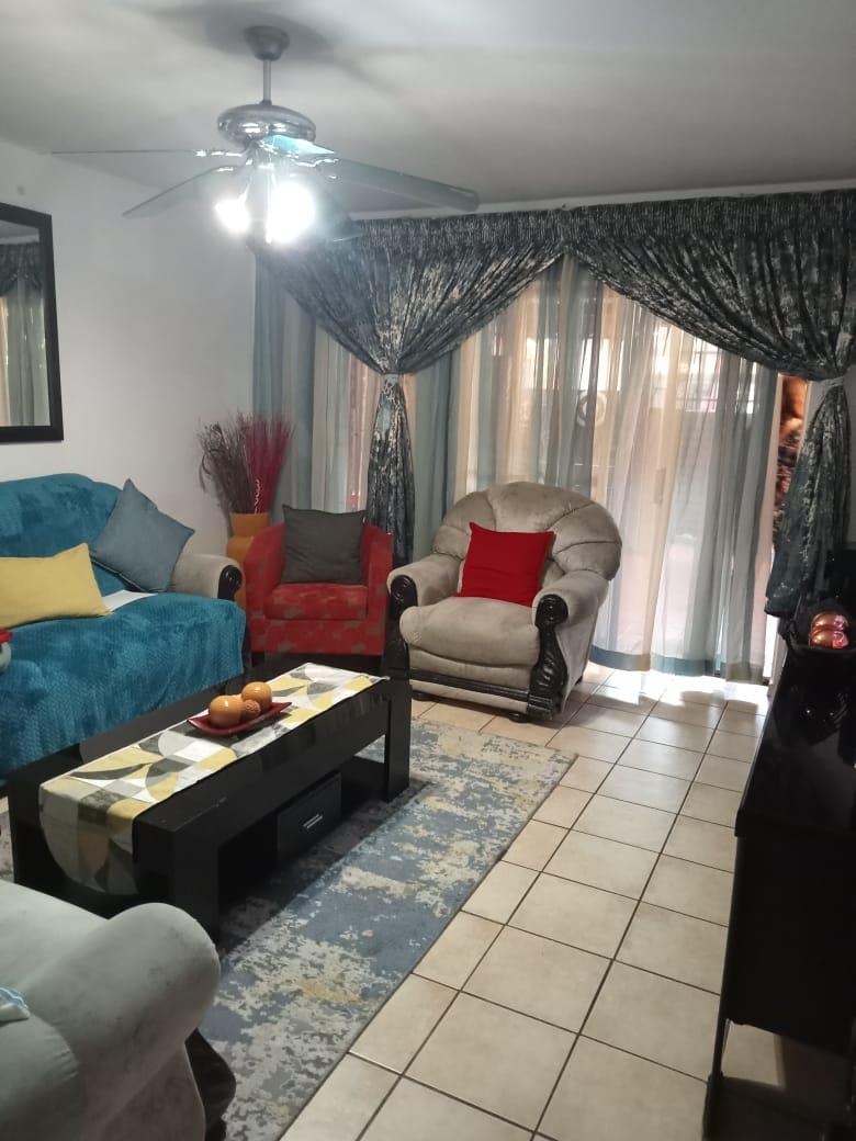 2 Bedroom Property for Sale in Doornpoort Gauteng