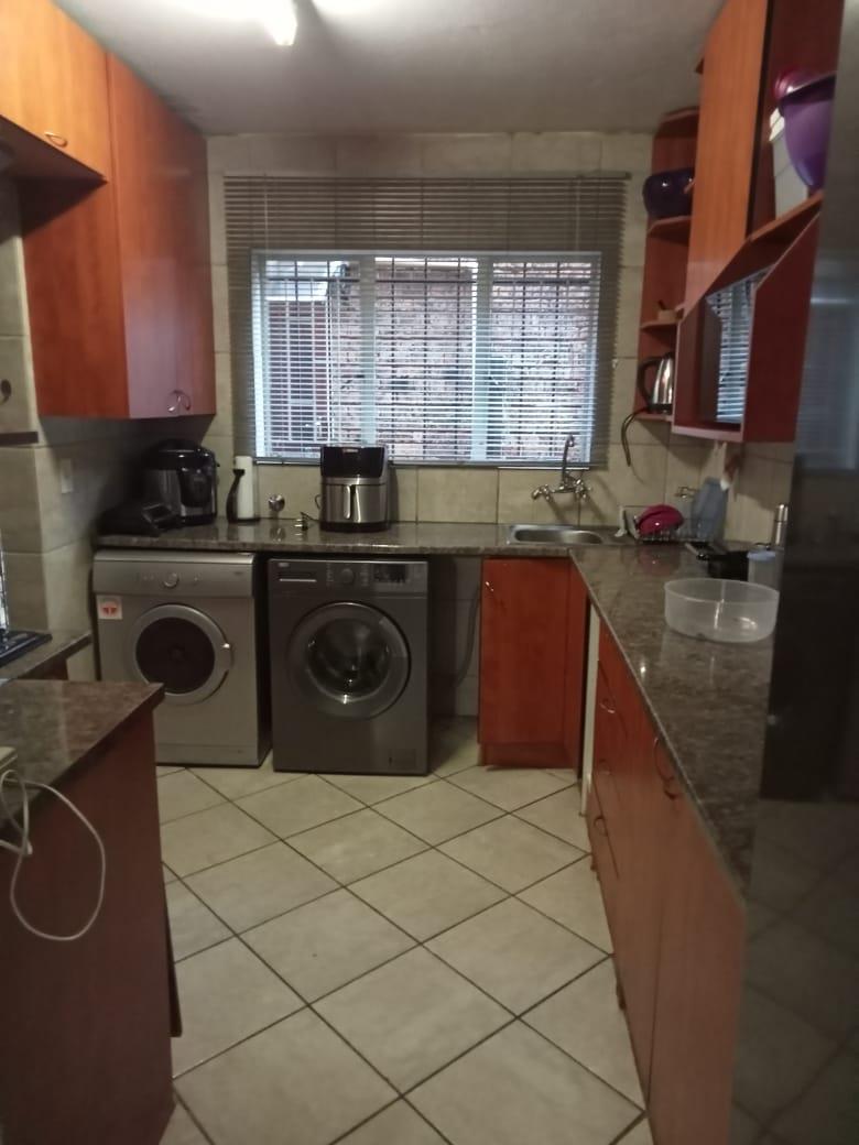 2 Bedroom Property for Sale in Doornpoort Gauteng