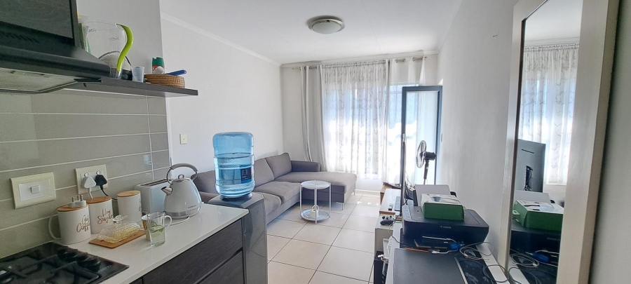 1 Bedroom Property for Sale in Olivedale Gauteng