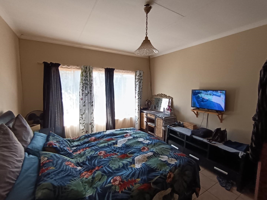 4 Bedroom Property for Sale in Dorandia Gauteng