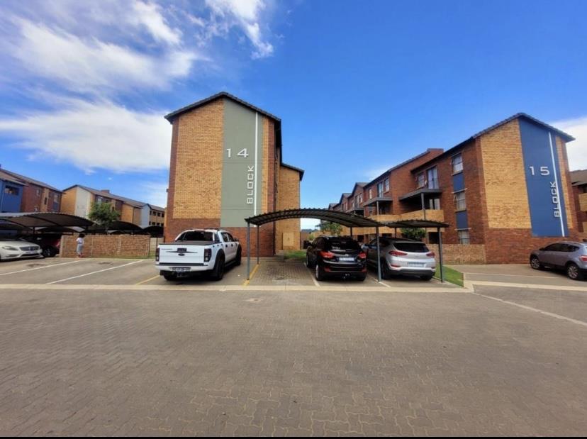 2 Bedroom Property for Sale in Olifantsvlei Gauteng