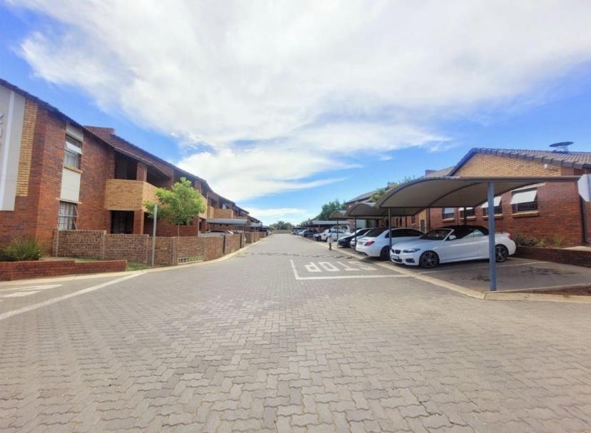 2 Bedroom Property for Sale in Olifantsvlei Gauteng