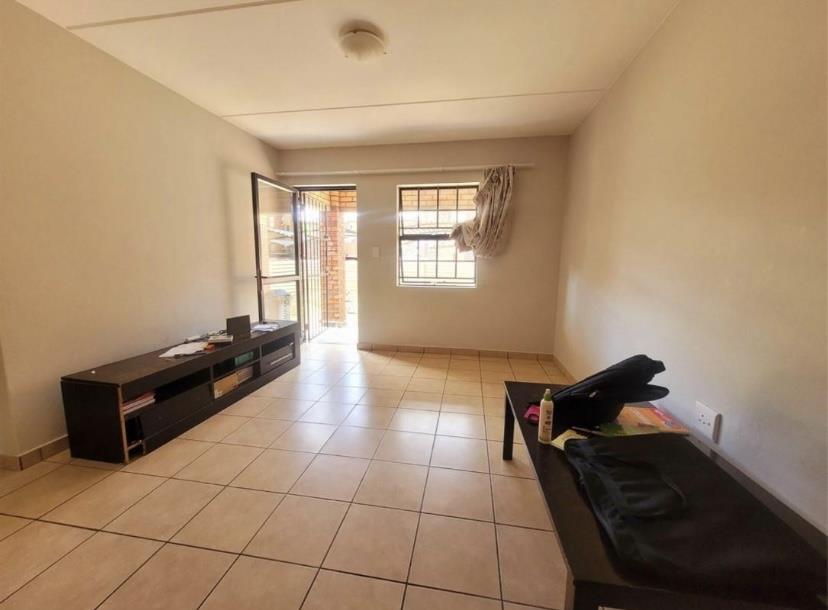 2 Bedroom Property for Sale in Olifantsvlei Gauteng