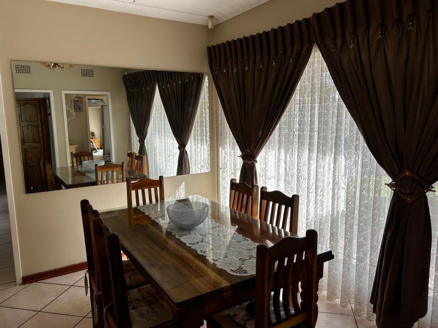 To Let 4 Bedroom Property for Rent in Castleview Gauteng