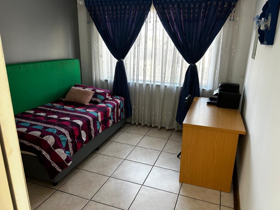 To Let 4 Bedroom Property for Rent in Castleview Gauteng