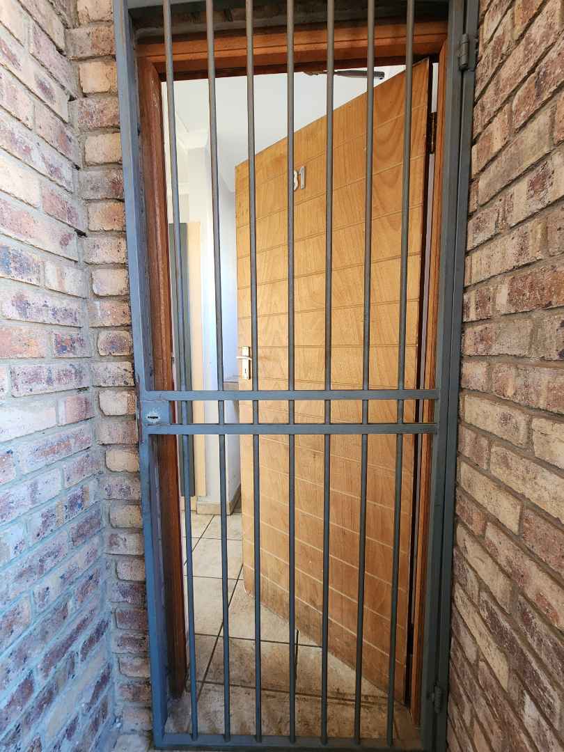 To Let 2 Bedroom Property for Rent in Rooihuiskraal North Gauteng