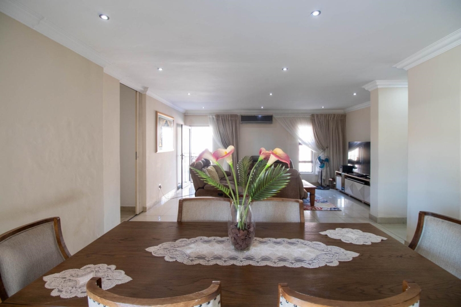 5 Bedroom Property for Sale in Lakefield Gauteng