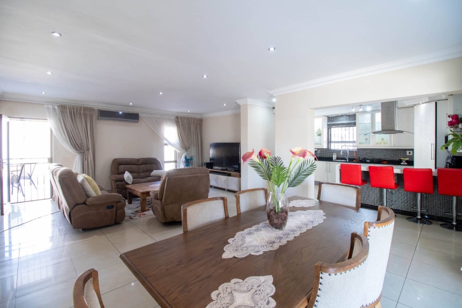 5 Bedroom Property for Sale in Lakefield Gauteng