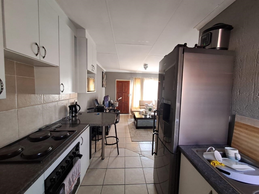 2 Bedroom Property for Sale in Olievenhoutbosch A H Gauteng