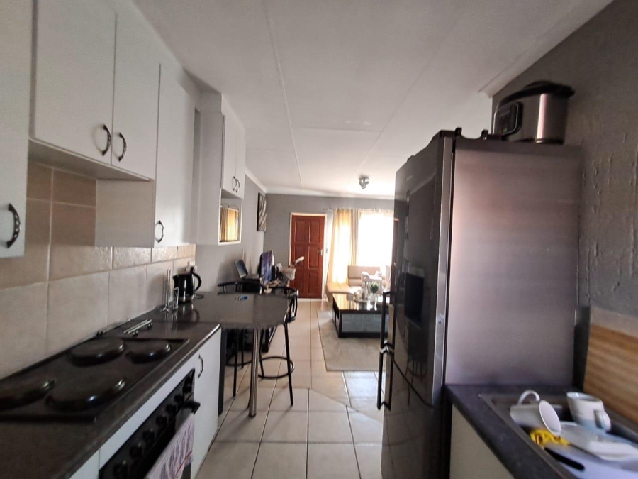 2 Bedroom Property for Sale in Olievenhoutbosch A H Gauteng