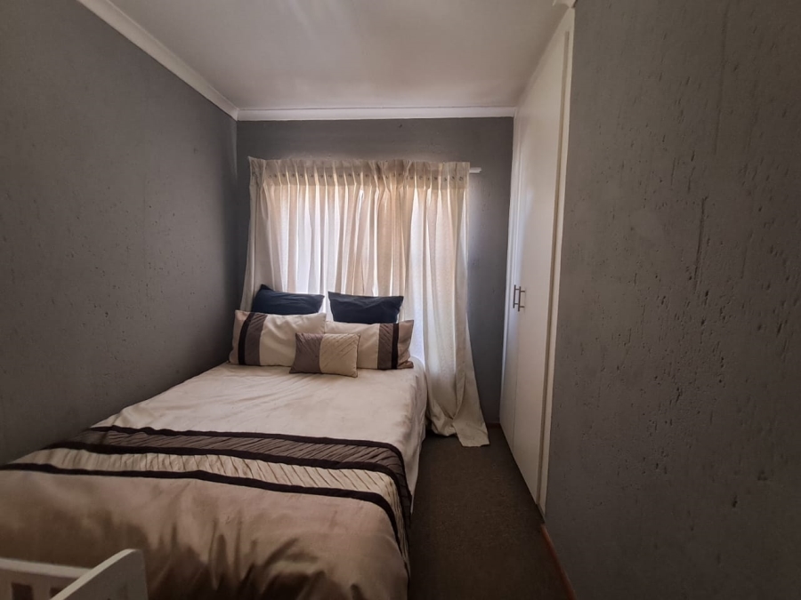 2 Bedroom Property for Sale in Olievenhoutbosch A H Gauteng