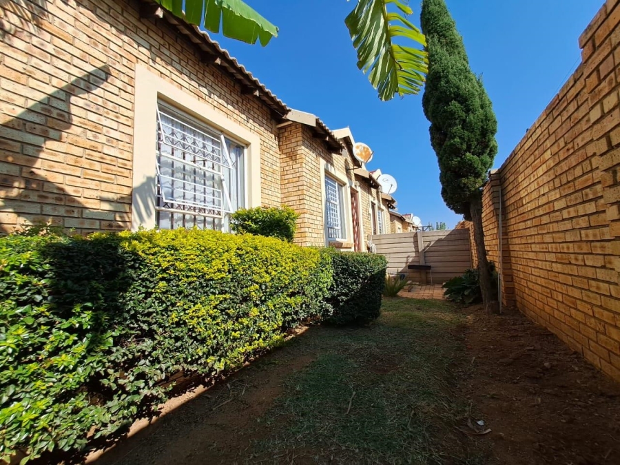 2 Bedroom Property for Sale in Olievenhoutbosch A H Gauteng