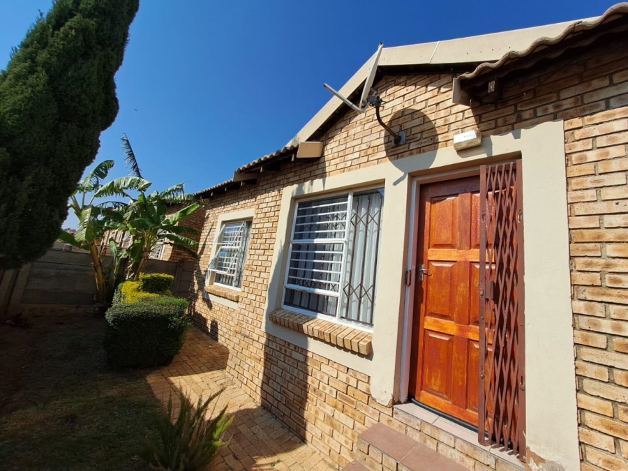 2 Bedroom Property for Sale in Olievenhoutbosch A H Gauteng