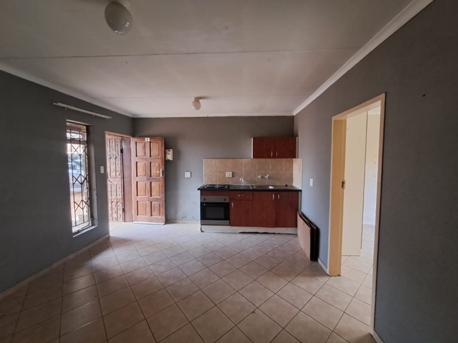 2 Bedroom Property for Sale in Olievenhoutbosch A H Gauteng