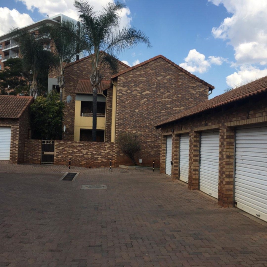 2 Bedroom Property for Sale in Die Hoewes Gauteng