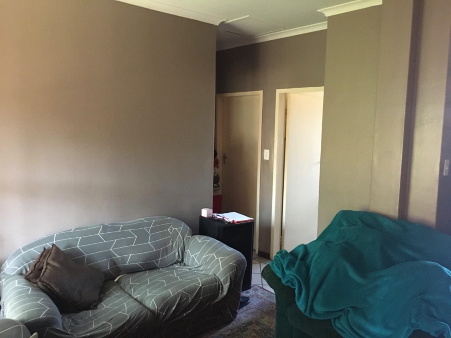 2 Bedroom Property for Sale in Die Hoewes Gauteng