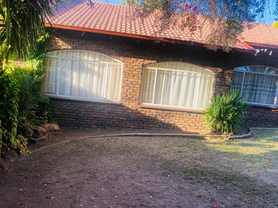 2 Bedroom Property for Sale in Buccleuch Gauteng