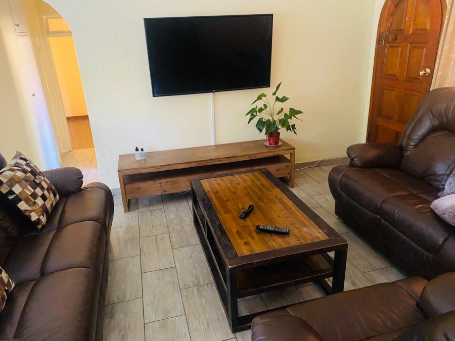 2 Bedroom Property for Sale in Buccleuch Gauteng