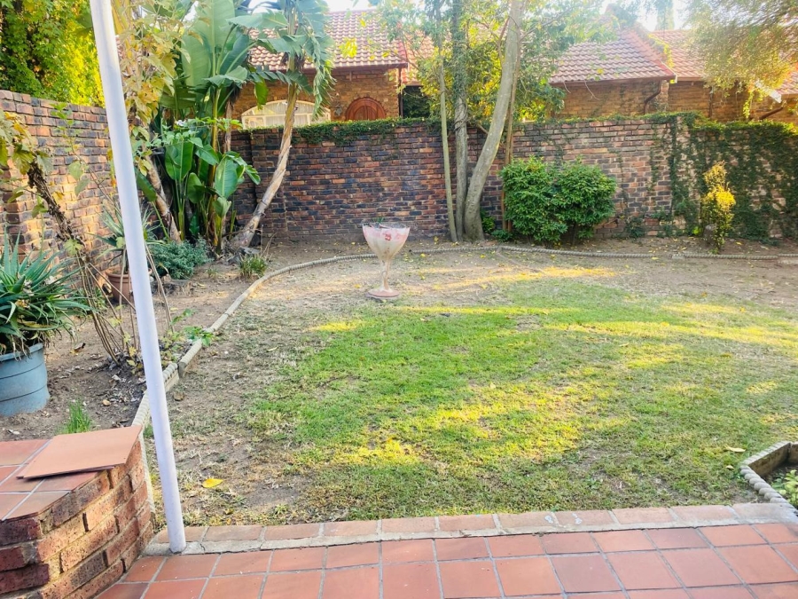 2 Bedroom Property for Sale in Buccleuch Gauteng