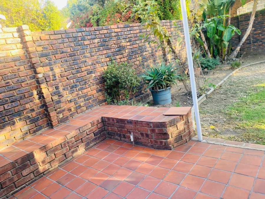 2 Bedroom Property for Sale in Buccleuch Gauteng