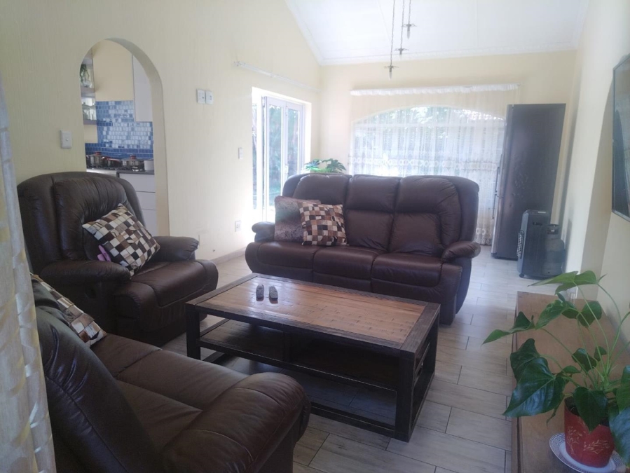 2 Bedroom Property for Sale in Buccleuch Gauteng