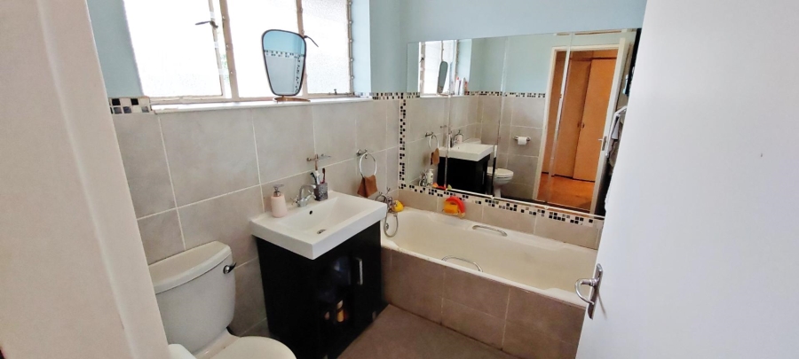 3 Bedroom Property for Sale in South Crest Gauteng