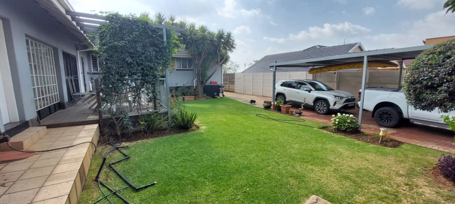 3 Bedroom Property for Sale in South Crest Gauteng