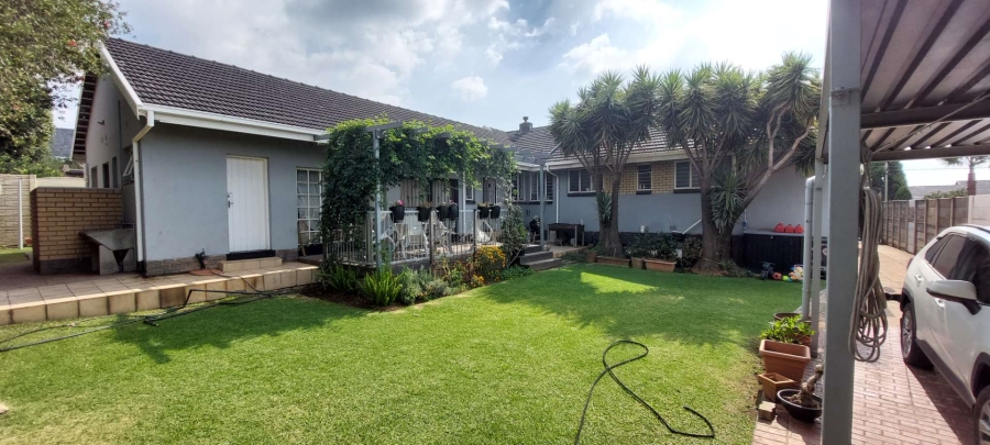 3 Bedroom Property for Sale in South Crest Gauteng