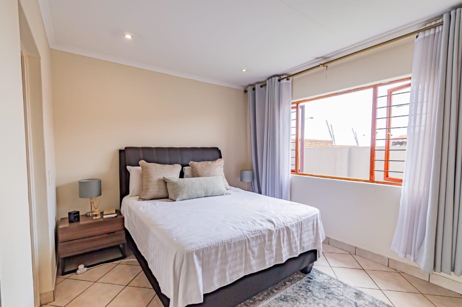 2 Bedroom Property for Sale in Thatchfield Close Gauteng