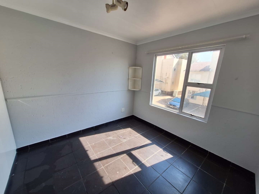 2 Bedroom Property for Sale in Bromhof Gauteng