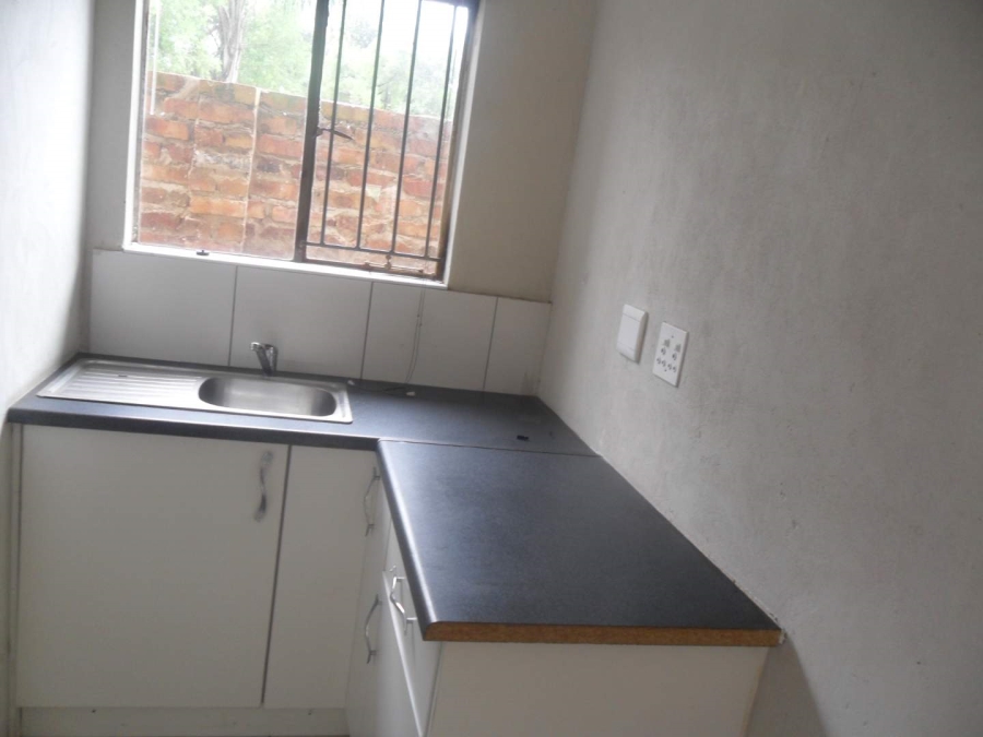 To Let 1 Bedroom Property for Rent in Silverton Gauteng