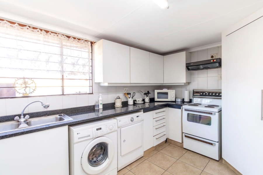 1 Bedroom Property for Sale in Sonneglans Gauteng