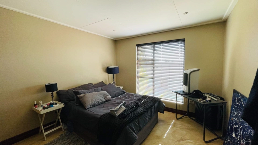 5 Bedroom Property for Sale in Heritage Hill Gauteng