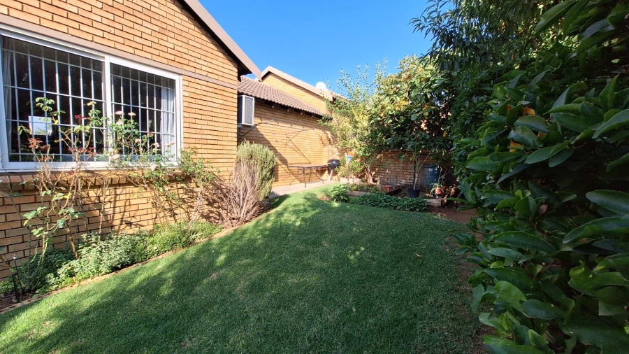 3 Bedroom Property for Sale in Olivedale Gauteng