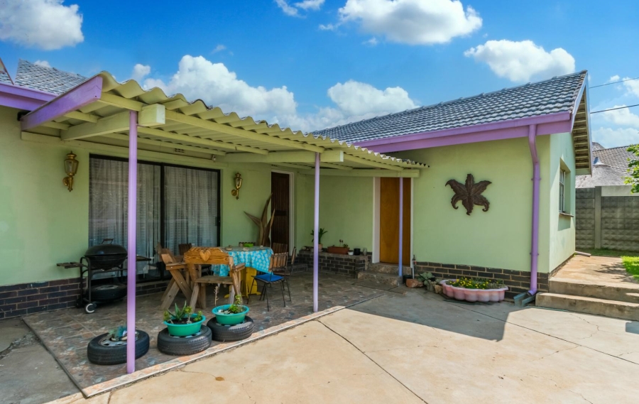 4 Bedroom Property for Sale in Discovery Gauteng