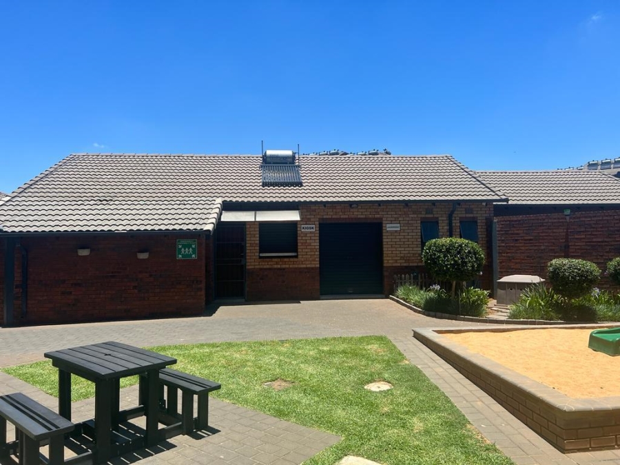 2 Bedroom Property for Sale in Montana Tuine Gauteng