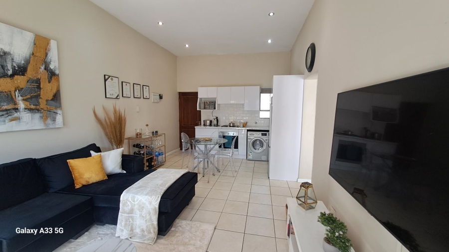 1 Bedroom Property for Sale in Buccleuch Gauteng