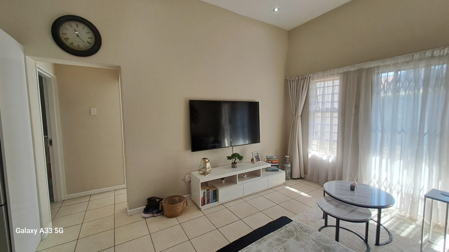 1 Bedroom Property for Sale in Buccleuch Gauteng