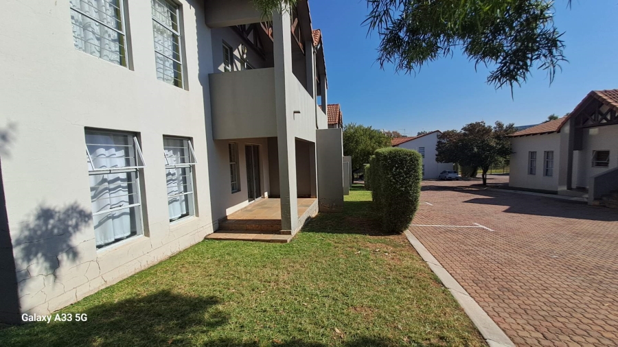 1 Bedroom Property for Sale in Buccleuch Gauteng