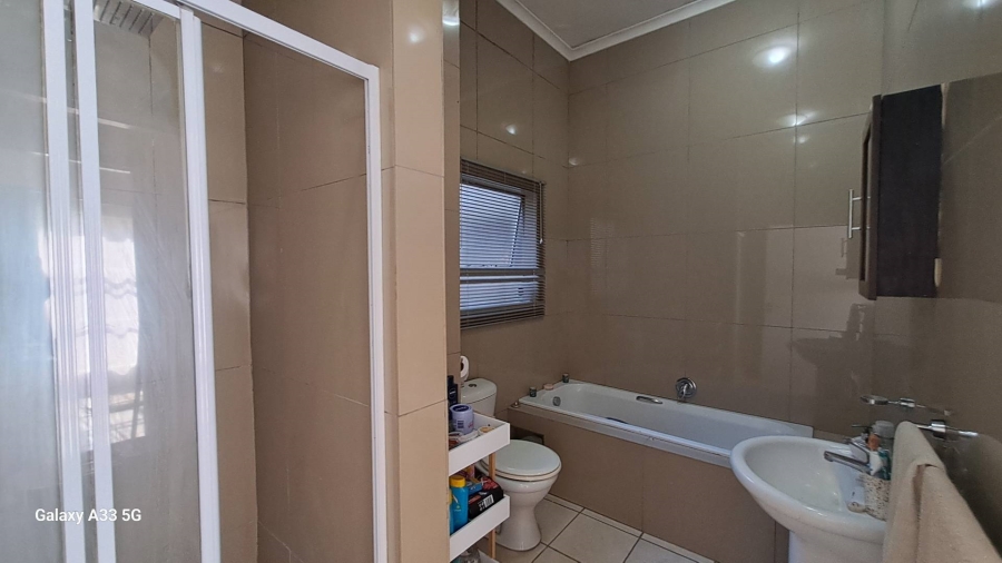 1 Bedroom Property for Sale in Buccleuch Gauteng