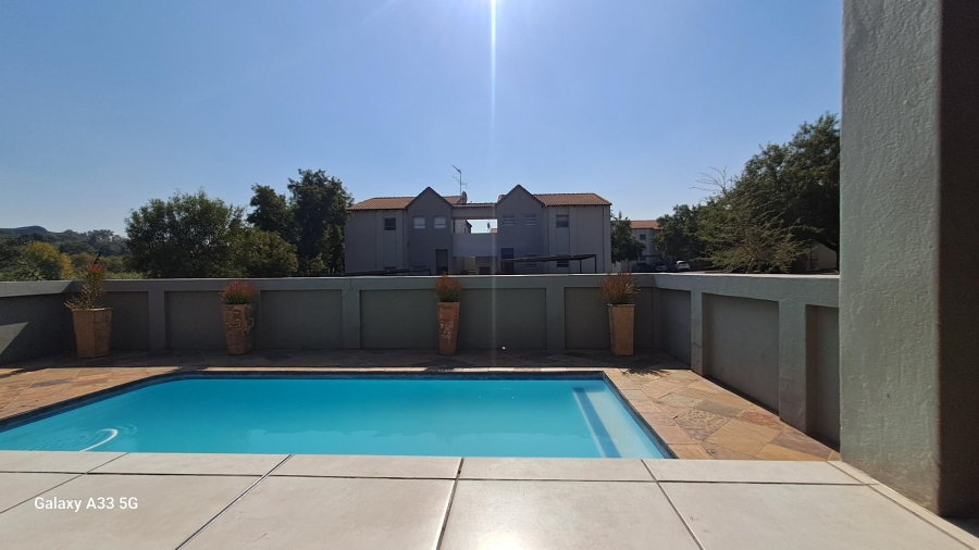 1 Bedroom Property for Sale in Buccleuch Gauteng