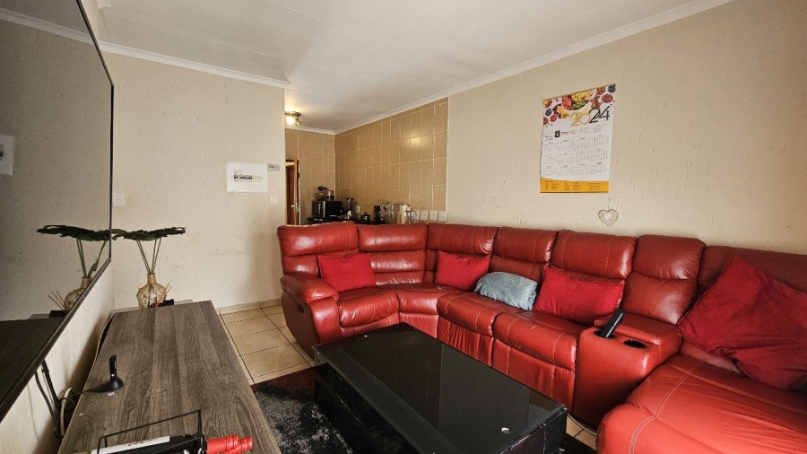 2 Bedroom Property for Sale in Ormonde View Gauteng